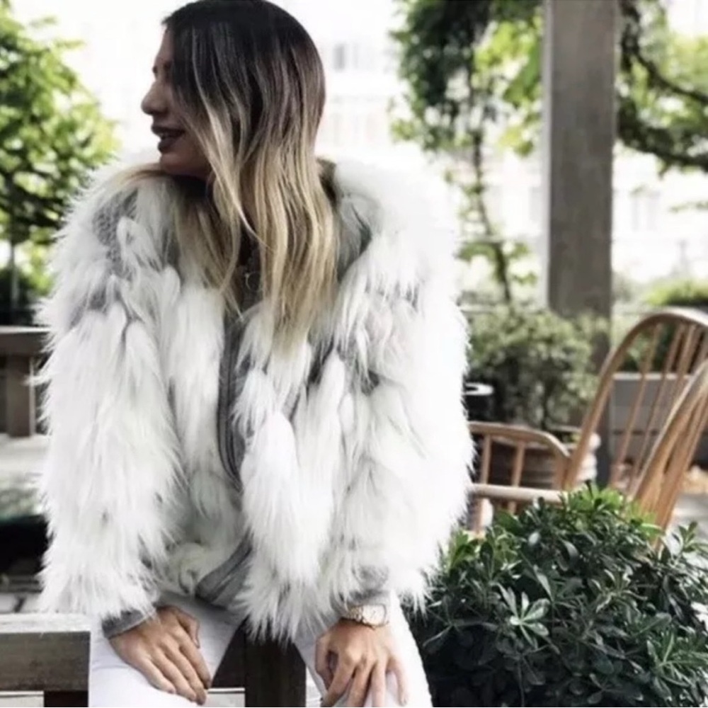 Zara Faux Fur Eyelash Design Full Zip Up Sweater Size Small White Gray